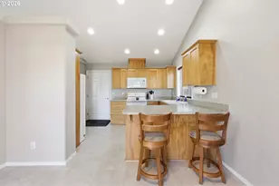 415 Maple Ct, Mount Angel, OR 97362 - Photo 16