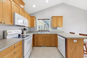 415 Maple Ct, Mount Angel, OR 97362 - Photo 14