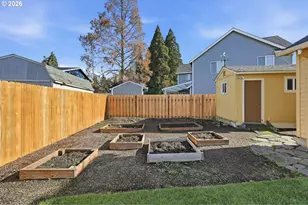 415 Maple Ct, Mount Angel, OR 97362 - Photo 32