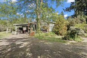 25669 Cochran Ct, Veneta, OR 97487 - Photo 16