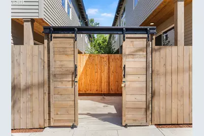 3001 NE Ainsworth St, Portland, OR 97211 - Photo 24