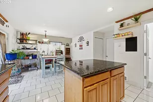 6842 Jessica Dr, Springfield, OR 97478 - Photo 10