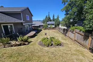 6842 Jessica Dr, Springfield, OR 97478 - Photo 32
