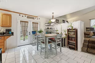 6842 Jessica Dr, Springfield, OR 97478 - Photo 12