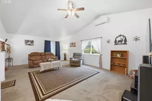 6842 Jessica Dr, Springfield, OR 97478 - Photo 4
