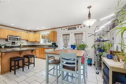 6842 Jessica Dr, Springfield, OR 97478 - Photo 8