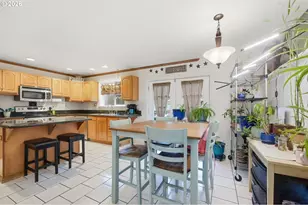 6842 Jessica Dr, Springfield, OR 97478 - Photo 8