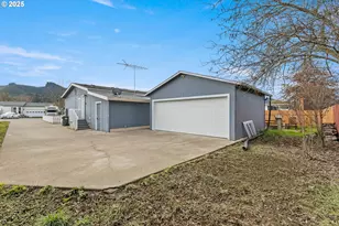 201 Heavenly Ct, Sutherlin, OR 97479 - Photo 26