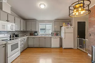 201 Heavenly Ct, Sutherlin, OR 97479 - Photo 12