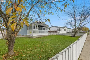 201 Heavenly Ct, Sutherlin, OR 97479 - Photo 2