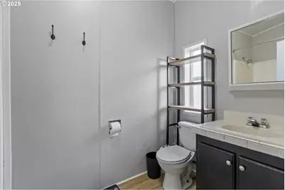 201 Heavenly Ct, Sutherlin, OR 97479 - Photo 16