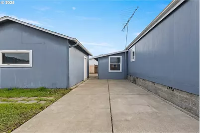 201 Heavenly Ct, Sutherlin, OR 97479 - Photo 28