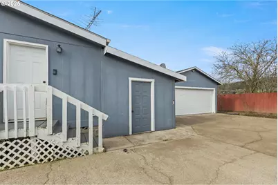 201 Heavenly Ct, Sutherlin, OR 97479 - Photo 24