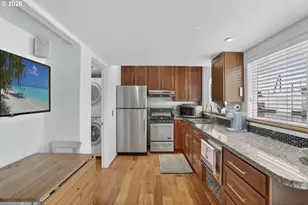 19609 NE Marine Dr, Portland, OR 97230 - Photo 8