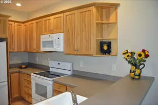 814 Henderson Rd, Hood River, OR 97031 - Photo 4