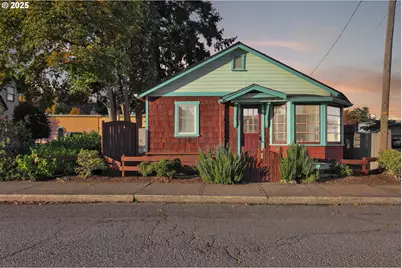 728 E Whiteaker Ave, Cottage Grove, OR 97424 - Photo 1