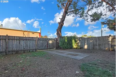 728 E Whiteaker Ave, Cottage Grove, OR 97424 - Photo 24