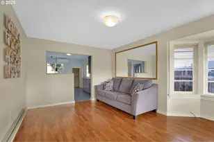 728 E Whiteaker Ave, Cottage Grove, OR 97424 - Photo 8