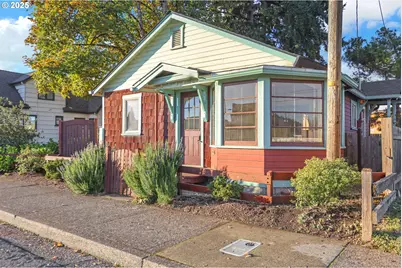 728 E Whiteaker Ave, Cottage Grove, OR 97424 - Photo 4