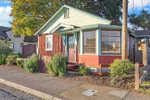 728 E Whiteaker Ave, Cottage Grove, OR 97424 - Photo 4