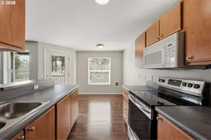 697 NE 162nd Ave, Portland, OR 97230 - Photo 18
