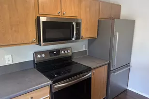 697 NE 162nd Ave, Portland, OR 97230 - Photo 8