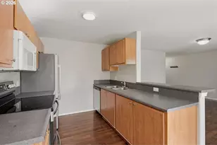 697 NE 162nd Ave, Portland, OR 97230 - Photo 16