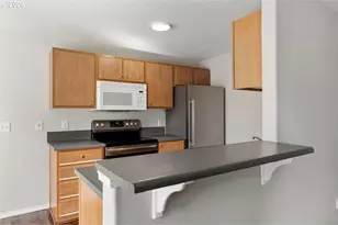 697 NE 162nd Ave, Portland, OR 97230 - Photo 8