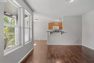 697 NE 162nd Ave, Portland, OR 97230 - Photo 6