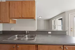 697 NE 162nd Ave, Portland, OR 97230 - Photo 16