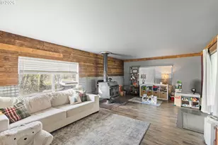 3197 Bilger Creek Rd, Myrtle Creek, OR 97457 - Photo 2