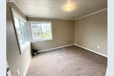 245 Madrona Ave, Salem, OR 97302 - Photo 12