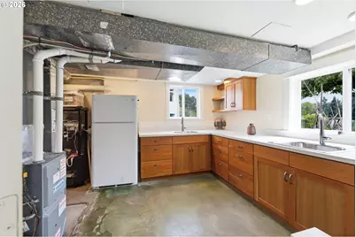 7100 SE Harrison Ct, Portland, OR 97215 - Photo 28