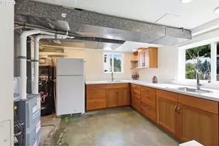 7100 SE Harrison Ct, Portland, OR 97215 - Photo 28