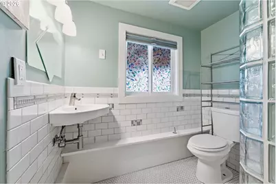 7100 SE Harrison Ct, Portland, OR 97215 - Photo 38