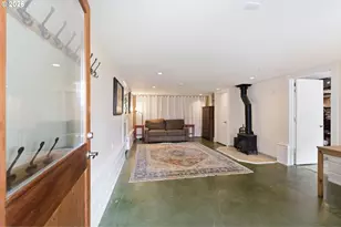 7100 SE Harrison Ct, Portland, OR 97215 - Photo 24