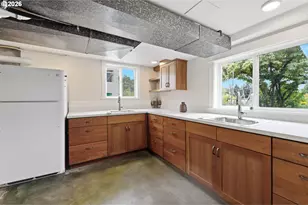 7100 SE Harrison Ct, Portland, OR 97215 - Photo 26