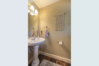 2885 May St, Hood River, OR 97031 - Photo 14