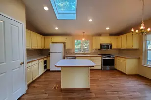 862 Autumn Ln, Glendale, OR 97442 - Photo 2