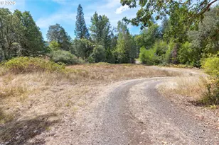 862 Autumn Ln, Glendale, OR 97442 - Photo 32