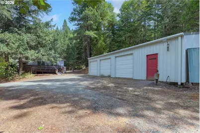 862 Autumn Ln, Glendale, OR 97442 - Photo 24