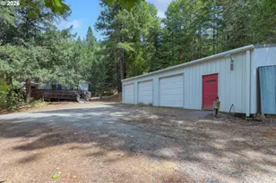 862 Autumn Ln, Glendale, OR 97442 - Photo 24
