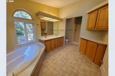 862 Autumn Ln, Glendale, OR 97442 - Photo 14