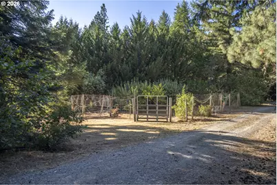 862 Autumn Ln, Glendale, OR 97442 - Photo 40