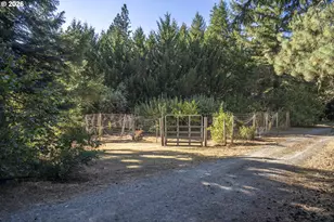 862 Autumn Ln, Glendale, OR 97442 - Photo 40