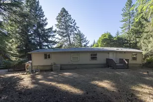 862 Autumn Ln, Glendale, OR 97442 - Photo 24