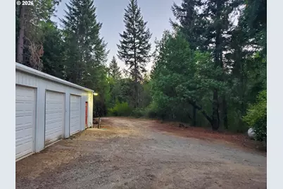862 Autumn Ln, Glendale, OR 97442 - Photo 36