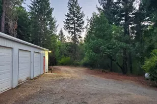 862 Autumn Ln, Glendale, OR 97442 - Photo 36