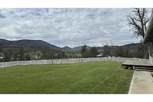 703 Broadway St, Spray, OR 97874 - Photo 2