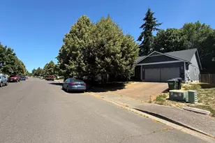 851 Griffin Dr, Monmouth, OR 97361 - Photo 1